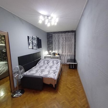 Apartament Venge -Cale Mieszkanie 46M2 Na Wylacznosc - Z Jedna Sypialnia I Jednym Sypialno-Salonem -3 Pietro Bez Windy- Rezerwacja Bez Karty Kredytowej-Klimatyzacja-Netflix-2 Lozeczka Dzieciece- Bezplatny Parking Publiczny ヴロツワフ エクステリア 写真