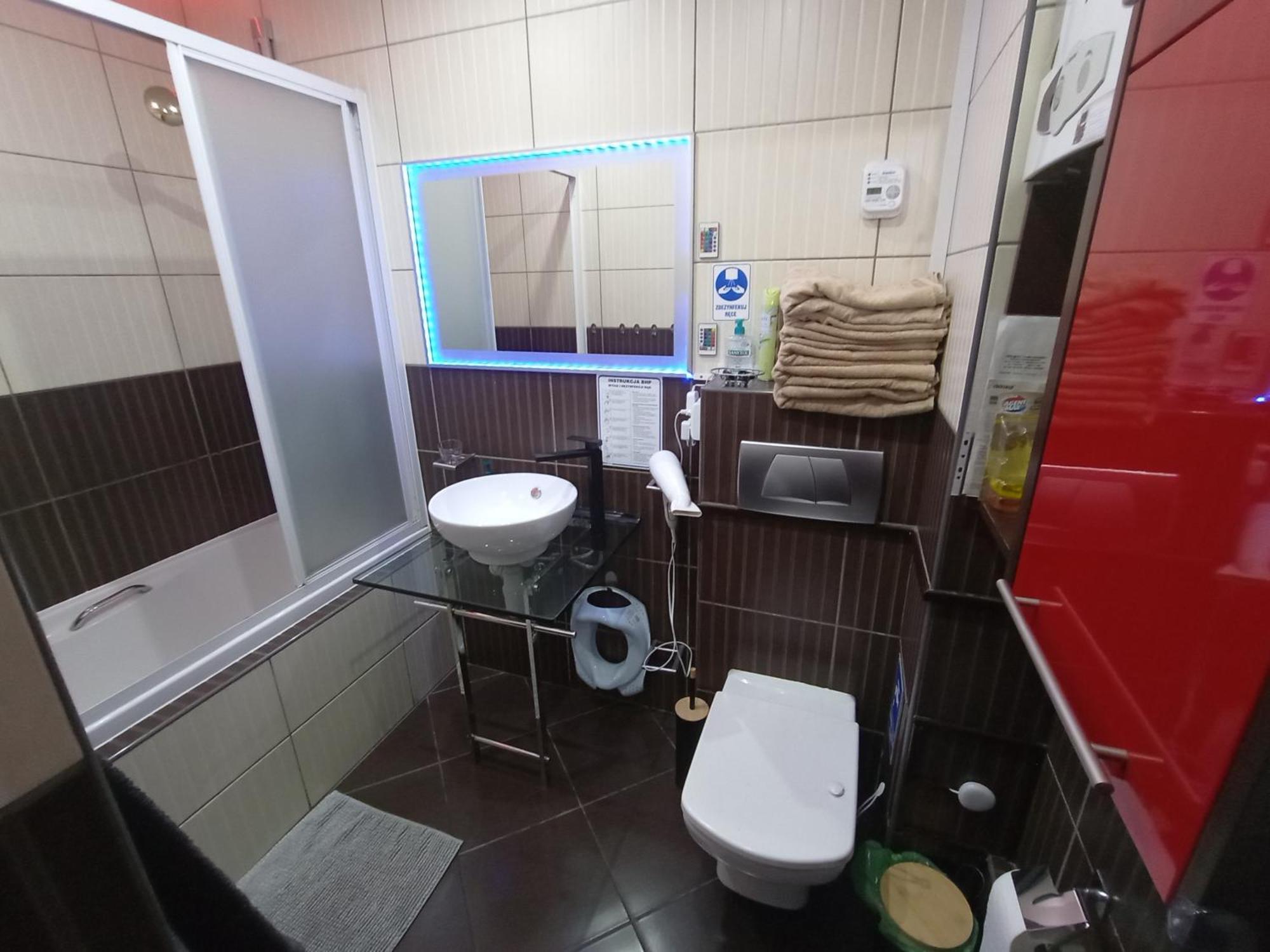 Apartament Venge -Cale Mieszkanie 46M2 Na Wylacznosc - Z Jedna Sypialnia I Jednym Sypialno-Salonem -3 Pietro Bez Windy- Rezerwacja Bez Karty Kredytowej-Klimatyzacja-Netflix-2 Lozeczka Dzieciece- Bezplatny Parking Publiczny ヴロツワフ エクステリア 写真
