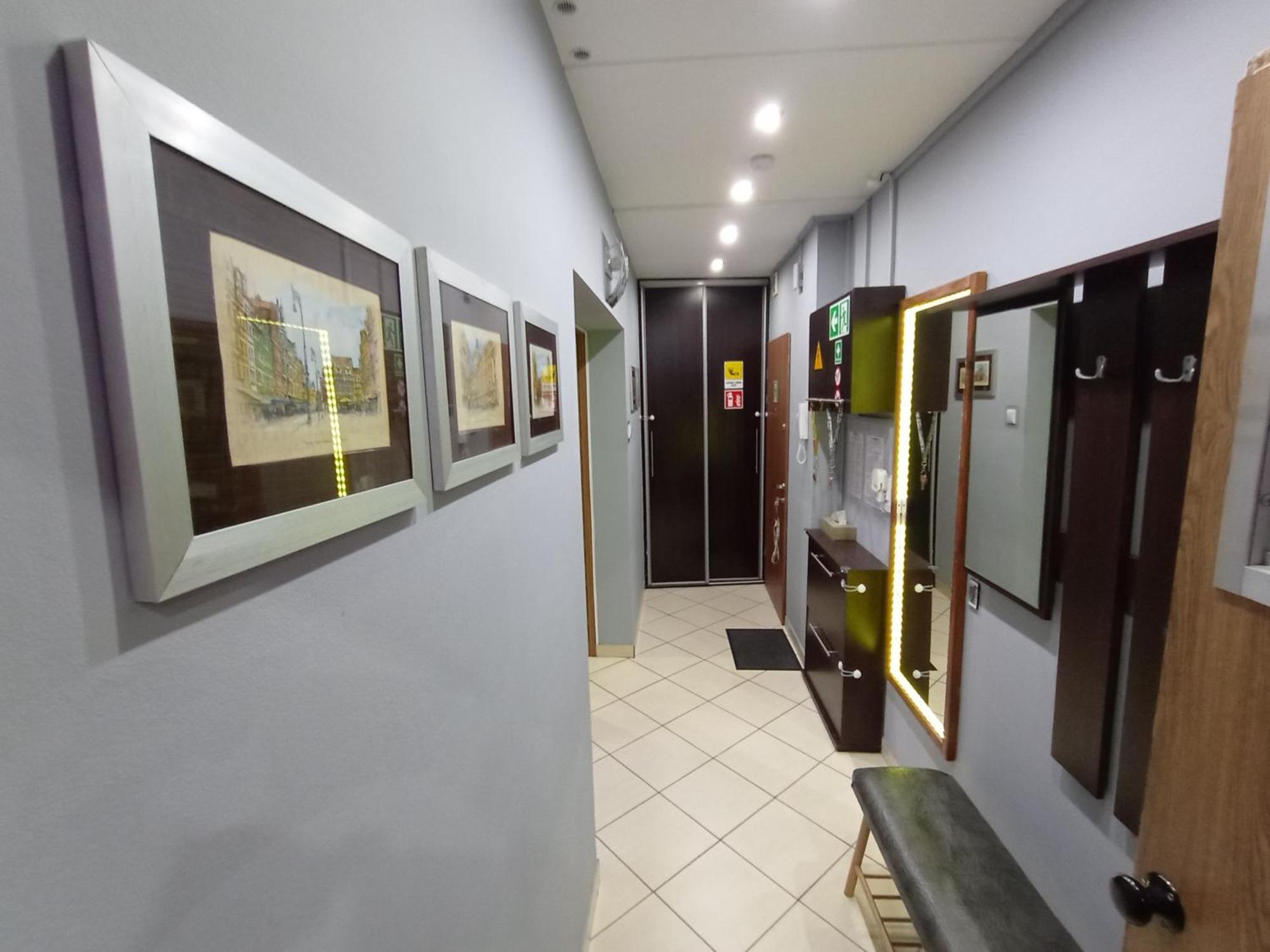 Apartament Venge -Cale Mieszkanie 46M2 Na Wylacznosc - Z Jedna Sypialnia I Jednym Sypialno-Salonem -3 Pietro Bez Windy- Rezerwacja Bez Karty Kredytowej-Klimatyzacja-Netflix-2 Lozeczka Dzieciece- Bezplatny Parking Publiczny ヴロツワフ エクステリア 写真